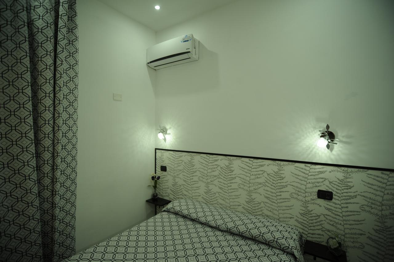 Le Stanze Di Francesco Hotel Рим Екстериор снимка